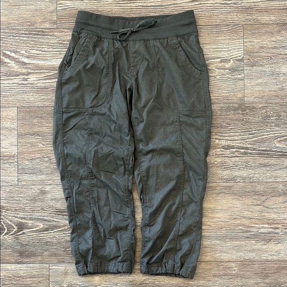 The North Face Women's Small Olive Green Cropped Joggers - Picture 1 of 10